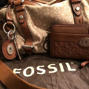 Fossil Purse and Wallet Set! Beautiful and roomy!